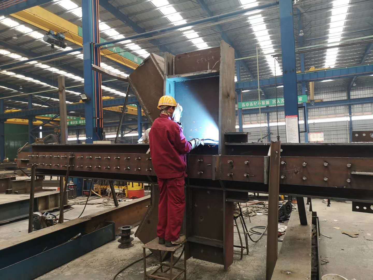 鋼結(jié)構(gòu)